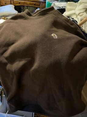 Mountain Hardwear Brown Crewneck Sweatshirt with Subtle Chest Logo